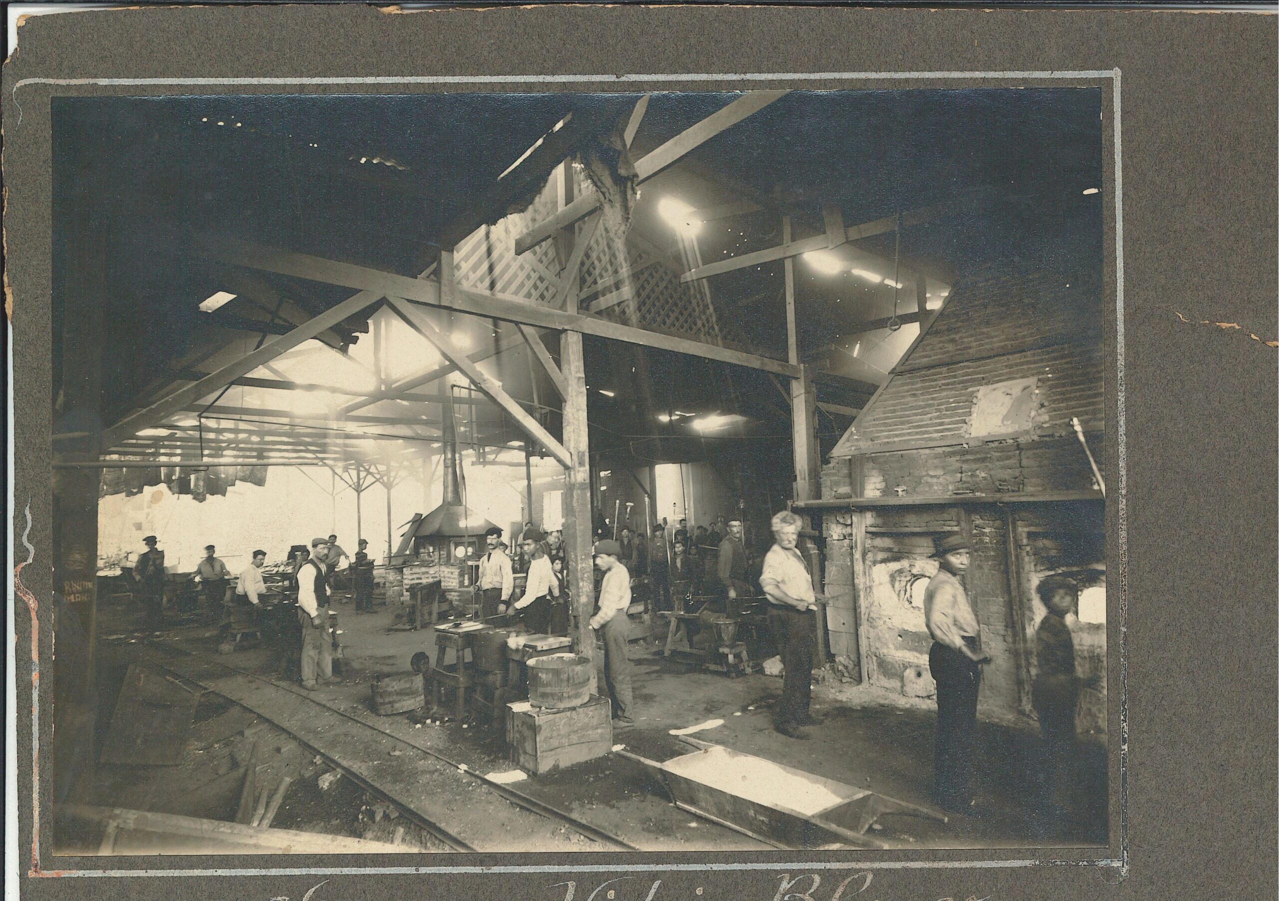 Imagen antigua de la cristalería Cristalchile.